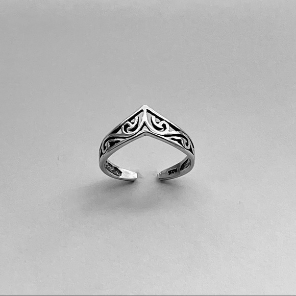 Sterling Silver V Shape Filigree Toe Ring, Silver Rings, Chevron Ring, Swirls - Picture 2 of 14